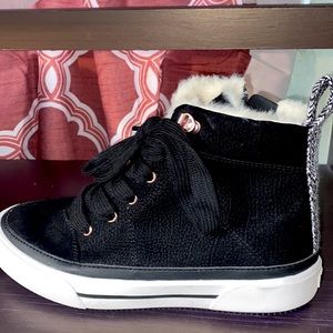 Roxy brand new shoes